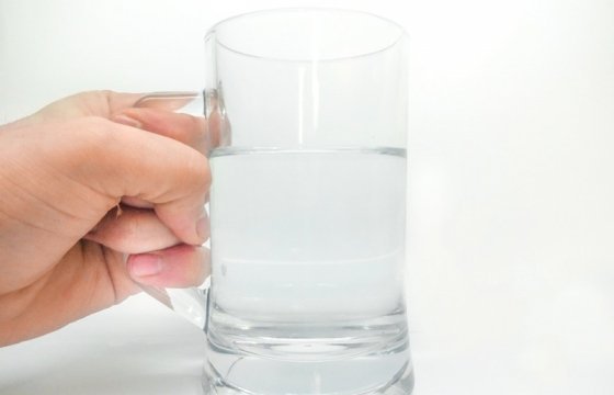 Эстонская антиалкогольная кампания: «Выпиваете — запивайте водой!»