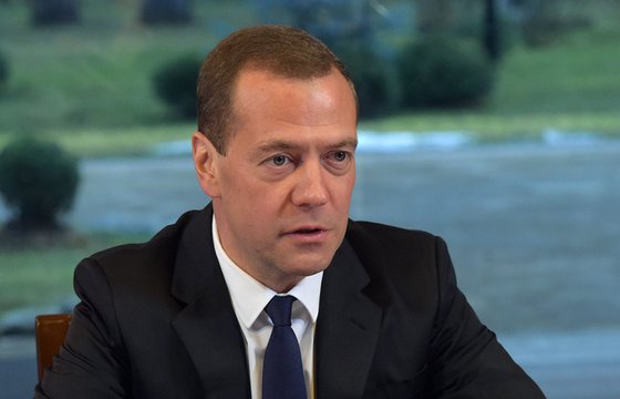 Медведев впервые прокомментировал обвинения в коррупции