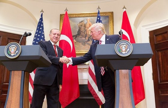 Президент Турции пригрозил США признать геноцид индейцев