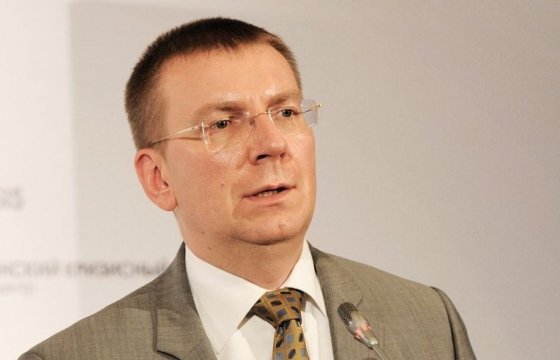 Глава МИД: Латвия по-прежнему возражает против обязательных квот на беженцев
