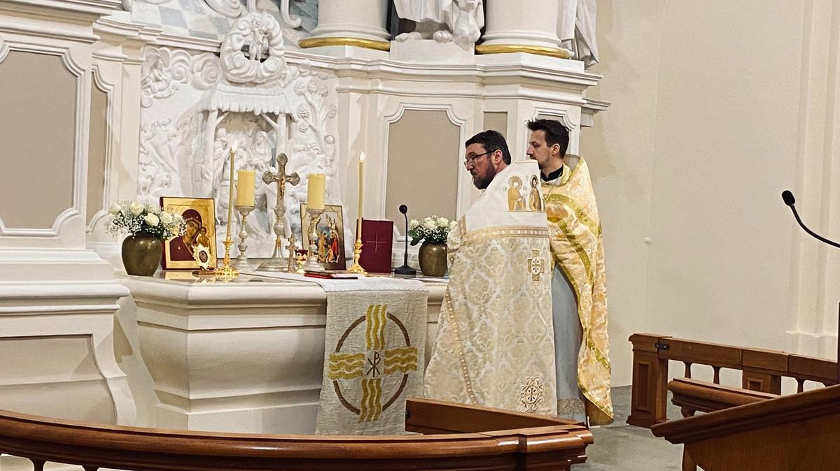Белорусские священники, перешедшие во Вселенский патриархат, провели в Вильнюсе первую литургию на белорусском языке