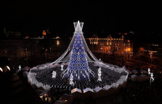 Известный туристический портал назвал елку в Вильнюсе самой красивой среди городов Европы