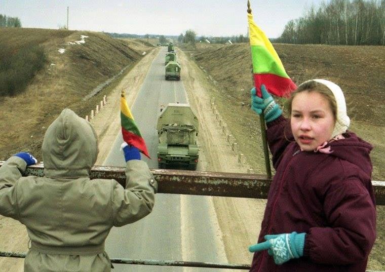 Российские войска покидают Литву.  Фото : Р. Юргайтис