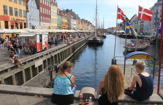 Дания отказывается от всех коронавирусных ограничений