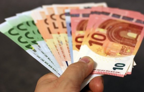 Один из муниципалитетов Литвы перевел 188 000 евро на счет мошенников