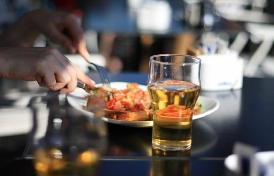 С 2018 года в Литве изменятся условия продажи и употребления алкоголя