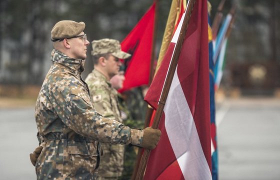 Covid-19: В Латвии резко вырос интерес к профессиональной службе в вооруженных силах