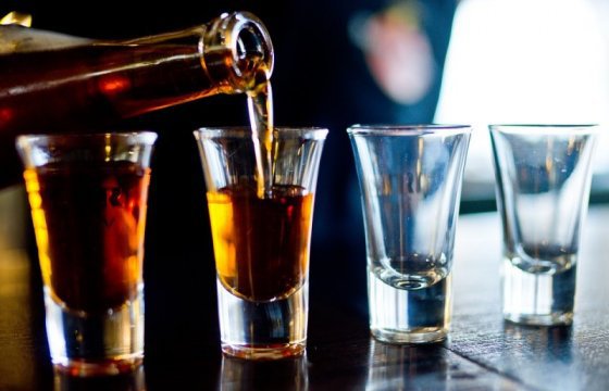 Жители стран Балтии тратят на алкоголь больше всего в ЕС