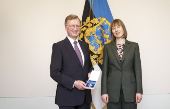 Президент Эстонии вручила орден помощнику генсека НАТО
