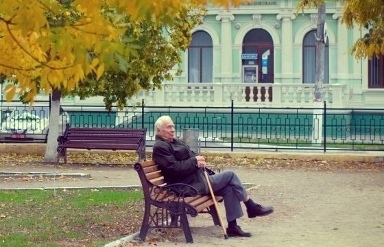 Эстонский парламент принял закон о пособиях одиноким пенсионерам