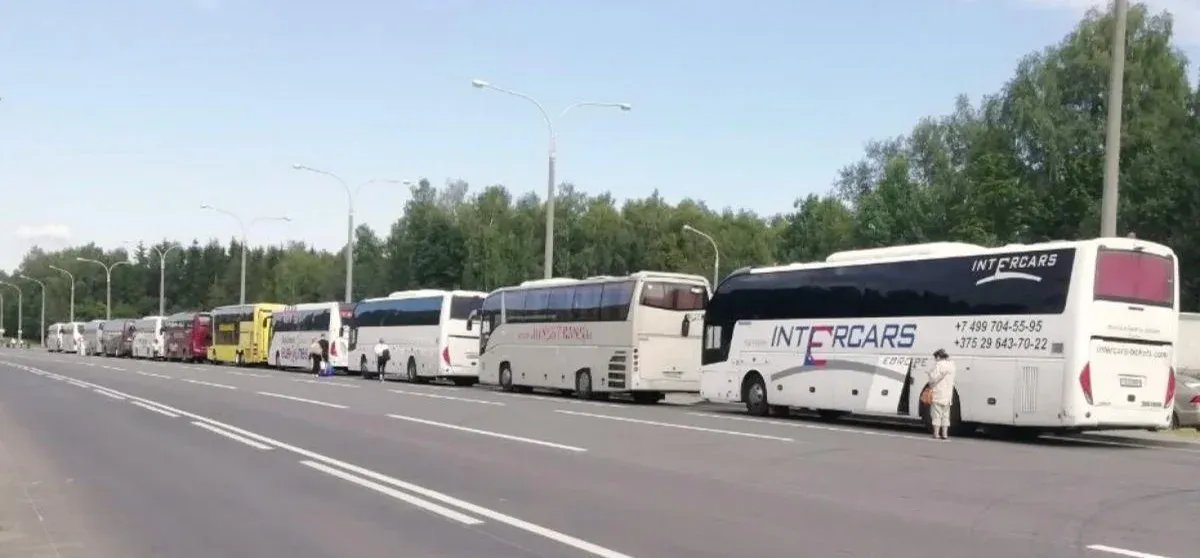 Очереди на границе Литвы и Беларуси в августе 2024 года. Фото читателя Новой газеты.Балтия