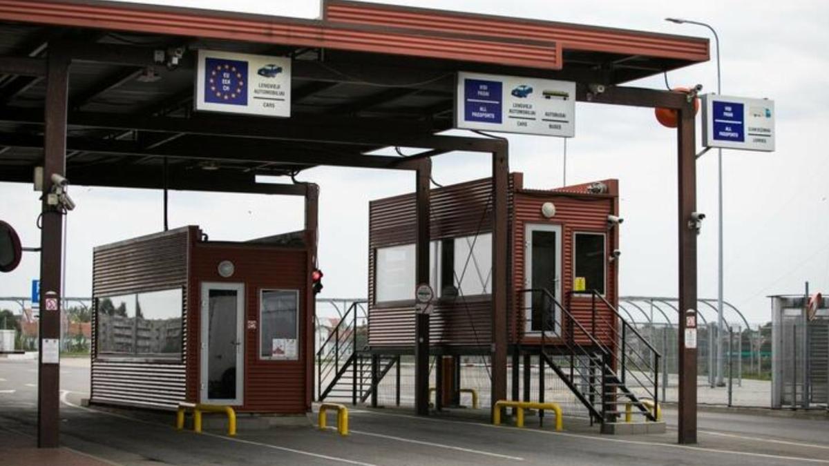 Около 500 застрявших в Беларуси литовских грузовиков планируют пропустить через пункт пропуска «Шальчининкай»