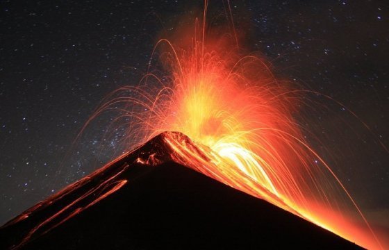 Число жертв при извержении вулкана в Гватемале достигло 99 человек