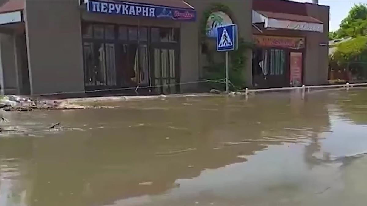 Из-за подрыва Каховской ГЭС эвакуированы около 1300 человек — Украинская служба по чрезвычайным ситуациям