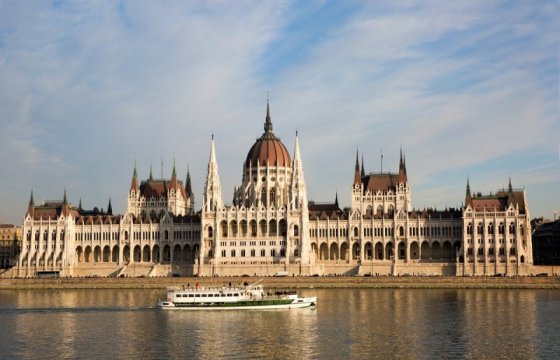 Коалиция премьер-министра Венгрии получит две трети мест в парламенте