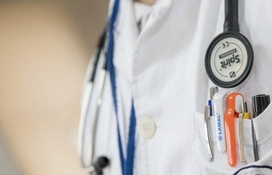 Жителям Латвии предложили бесплатно освоить профессию медсестры