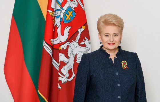 Президент Литвы выдвинула поправки об оплате труда педагогов