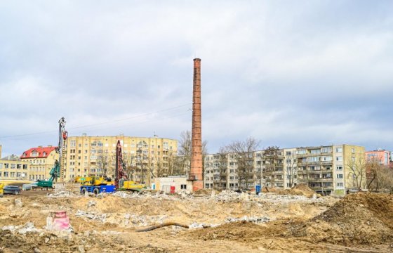 Осталась только труба: в Вильнюсе снесли фабрику Sparta