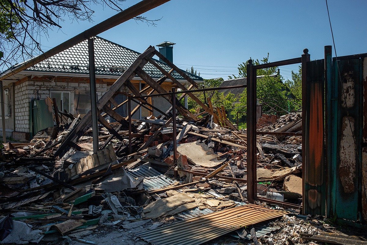 Разрушенный дом на улице Мира в Грайвороне. Фото: Анатолий Ольшанский