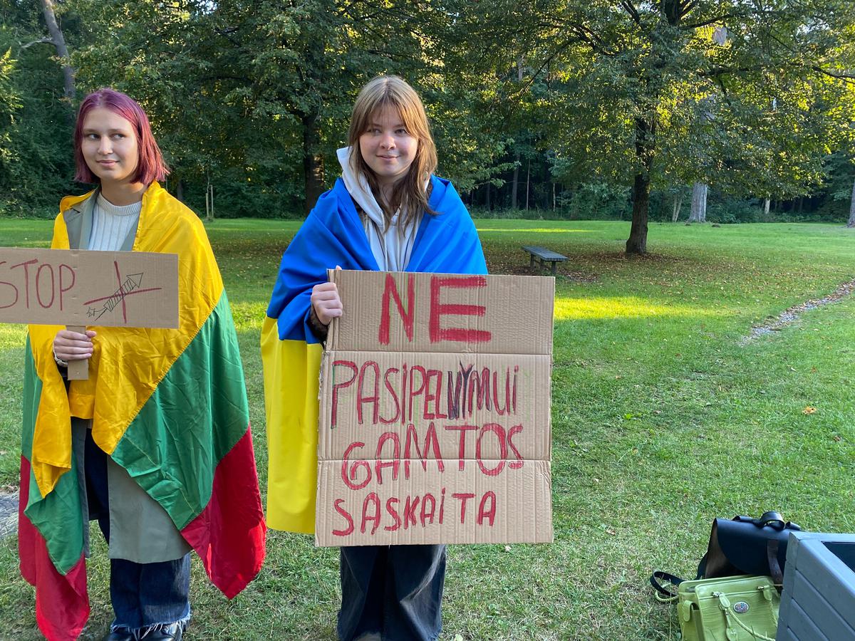 Участницы протеста. Фото: Алина Вербовская, Новая газета — Балтия