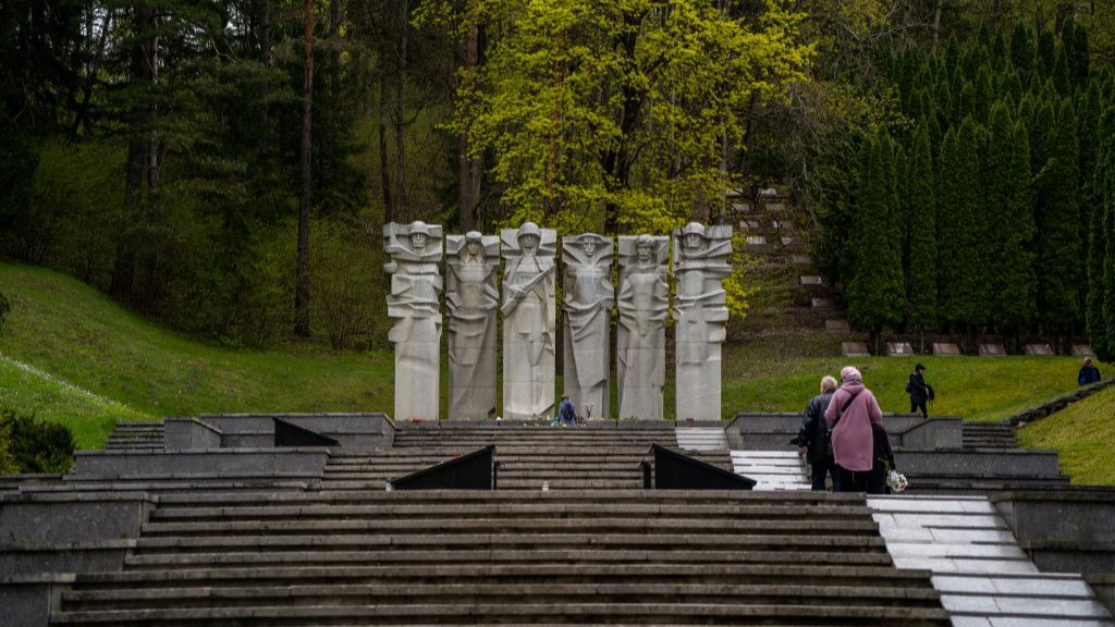 В Вильнюсе демонтируют мемориал памяти советским солдатам