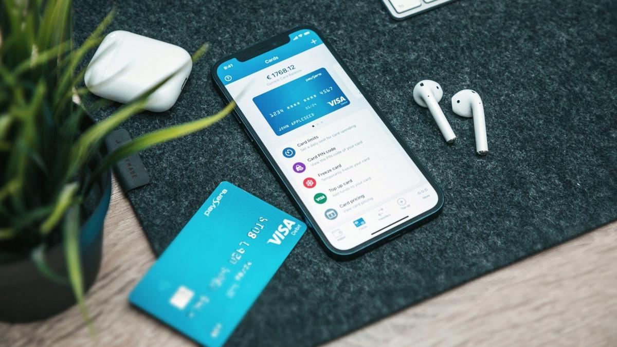 Финтех-компания Paysera уточнила позицию по счетам россиян и беларусов и объяснила рост цен на карты