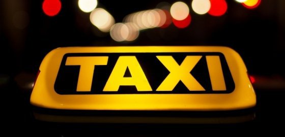 Профсоюзы выступили за снижение языковых требований к нарвским таксистам