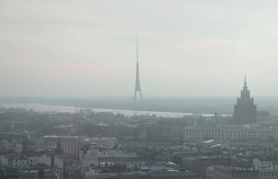 Оставайтесь дома: пыль из Сахары добралась до Латвии