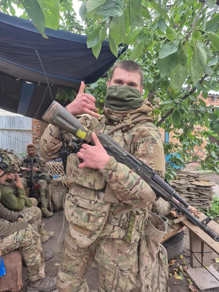 Дмитрий Ковальчук подписал контракт «18–24» на службу в 13 отдельном десантно-штурмовом батальоне 95-ки/Предоставлено hromadske