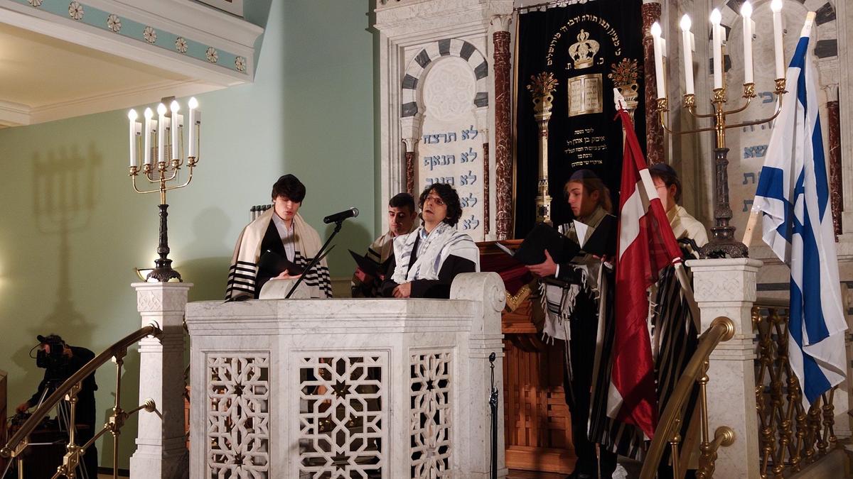 В единственной рижской синагоге прошел поминальный концерт по жертвам вторжения боевиков ХАМАС в Израиль