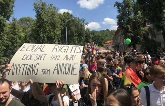 ЕСПЧ: Литовский суд дискриминировал гомосексуальную пару