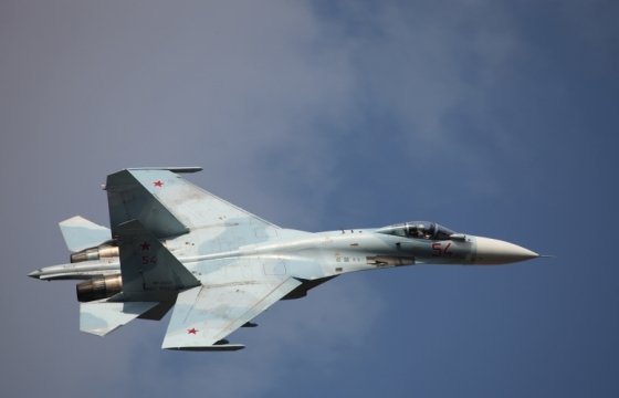 Российский СУ-27 провел опасный маневр возле самолета США над Балтикой