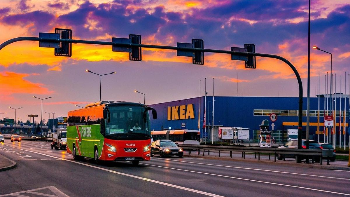 Поджигателю магазина IKEA в Вильнюсе предъявили обвинения в терроризме. Он признал свою вину