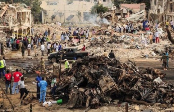 В результате взрыва в Сомали погибли 276 человек