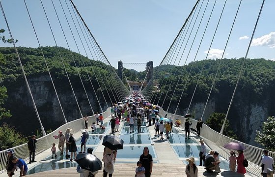 Китайская провинция закрыла все стеклянные мосты