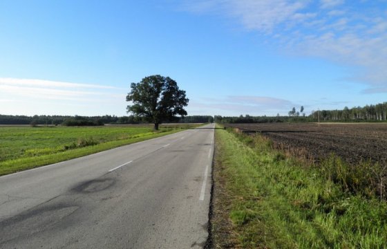 Министр: Для ремонта дорог в Латвии нужна половина годового бюджета страны
