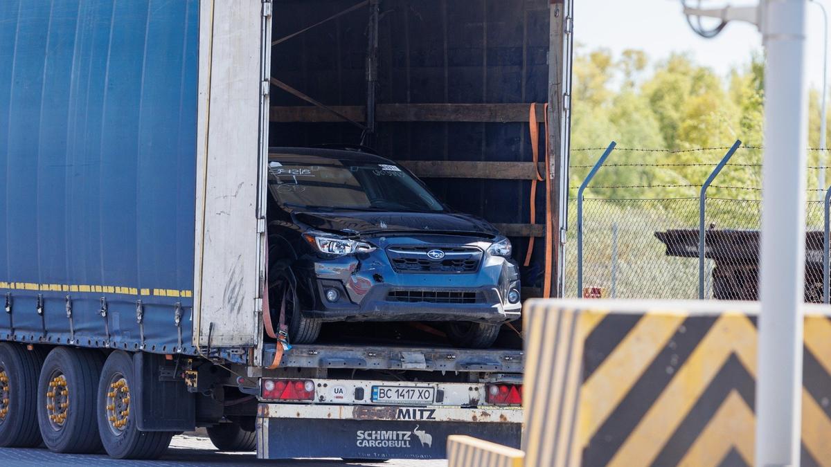 В порту Клайпеды застряли тысячи автомобилей, купленных гражданами Беларуси: «Надежды на результат уже почти нет»