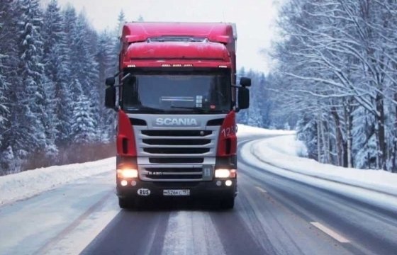 Глава Закарпатья призвал запретить проезд российских грузовиков через Украину