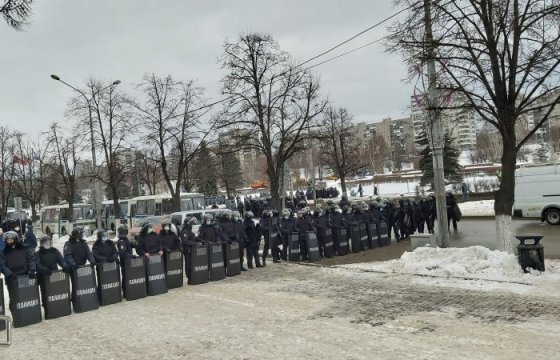 Штаб Навального временно отказался от уличных протестов