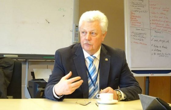 Оппозиция собрала подписи за созыв заседания по отставке мэра Риги