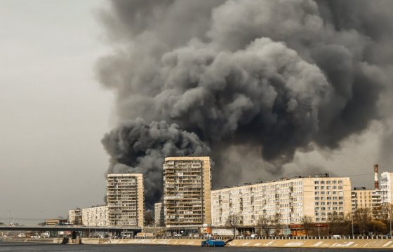 В Санкт-Петербурге горит здание Невской мануфактуры
