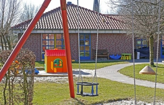 В муниципальных садах Латвии не хватает мест для детей