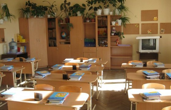 Латвийский Сейм передал комиссиям проект о переводе школ на латышский язык