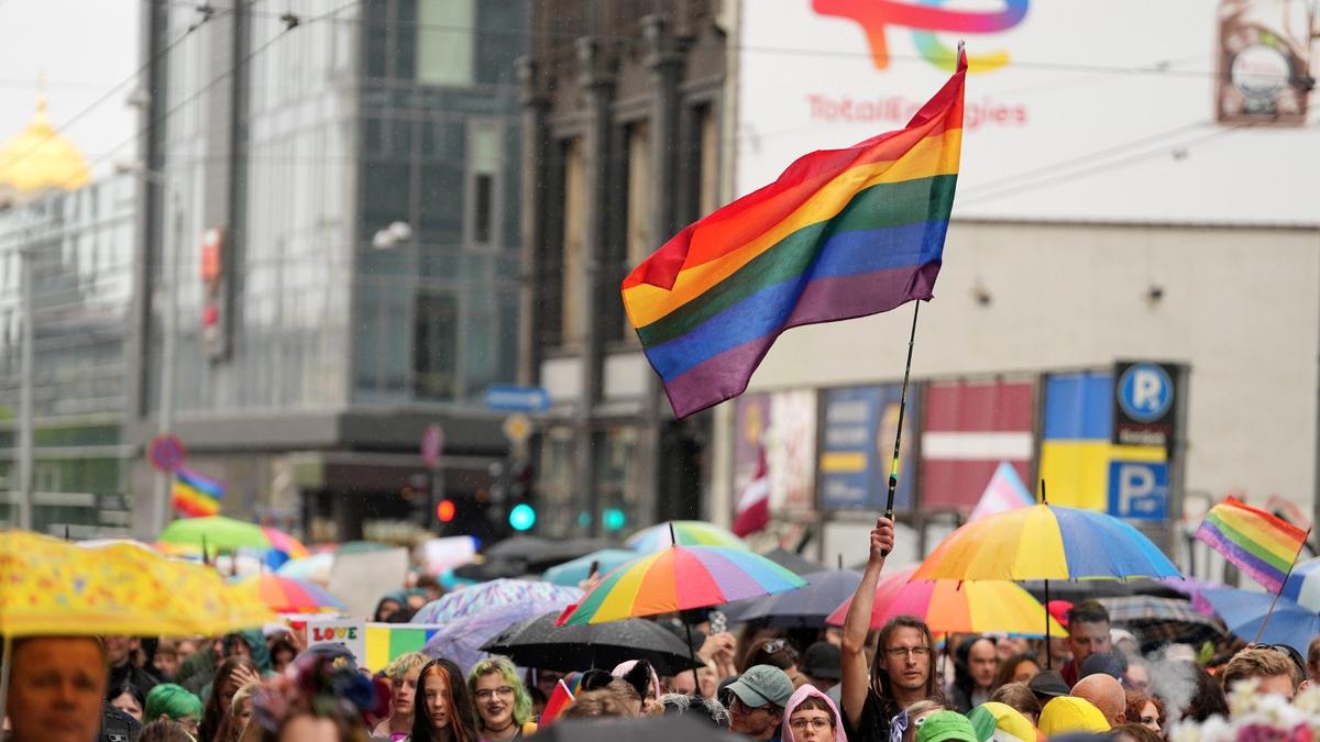 Почему провалился сбор подписей за референдум по закону, разрешающему однополые партнерства в Латвии?