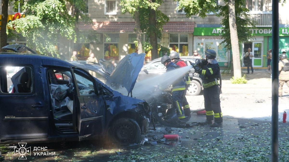 Российские войска нанесли удар по центру Сум, погибли 3 человека