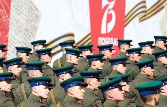 Президент Киргизии приехал в Москву, но не пошел на парад из-за коронавируса