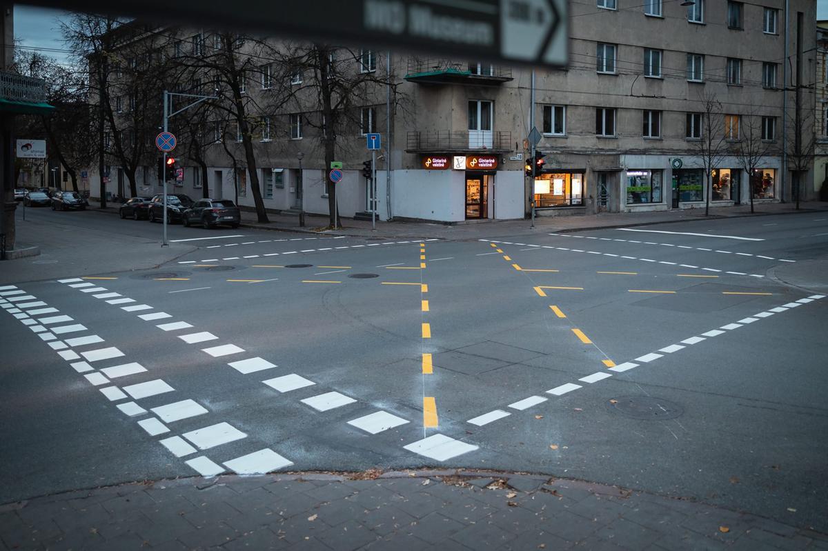 Диагональный пешеходный переход в Вильнюсе. Фото: vilnius.lt