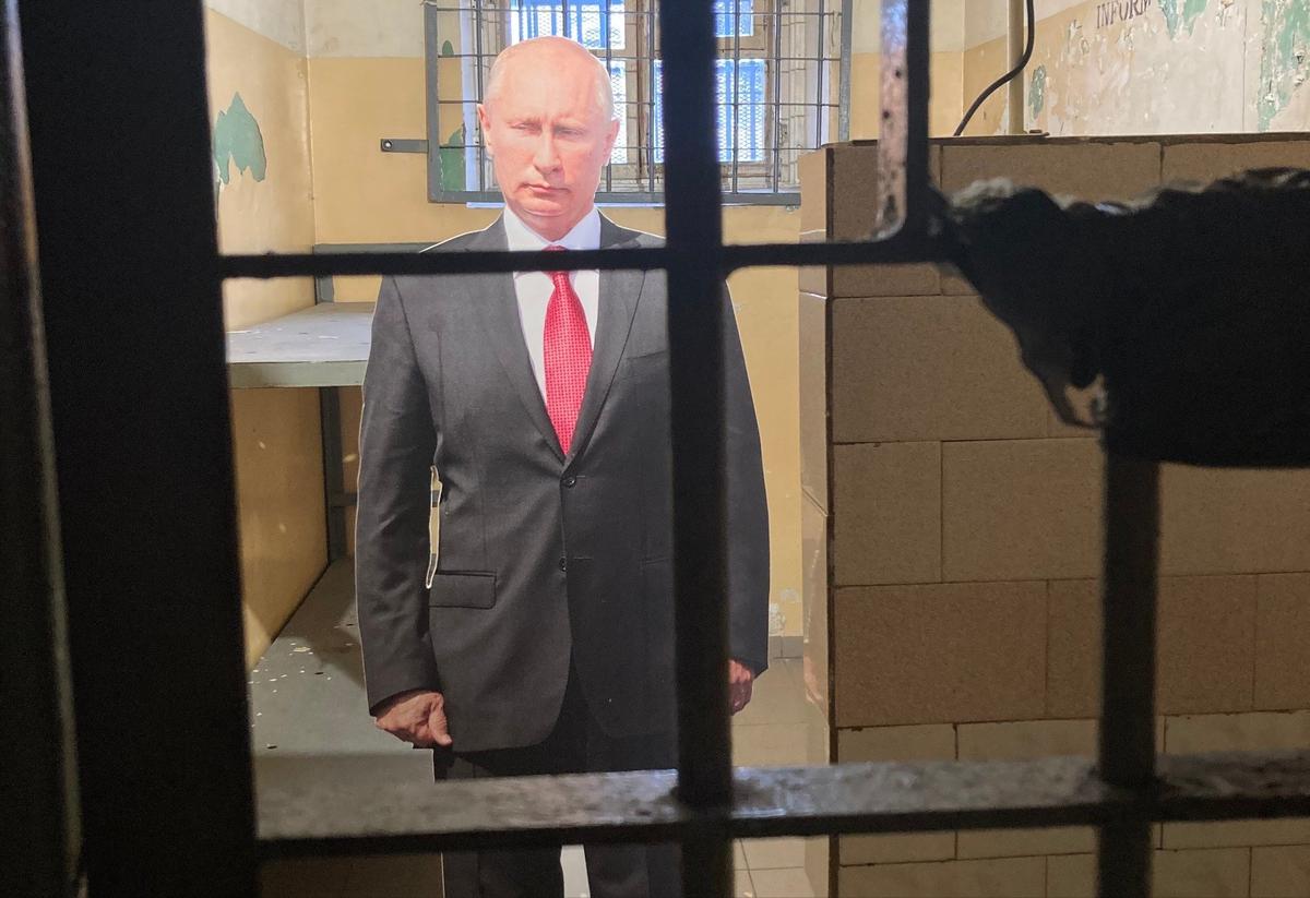 Одна из камер тюрьмы зарезервирована для Путина. Фото: Елена Власова