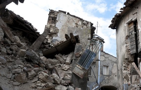 Число жертв землетрясения в Иране и Ираке достигло 450 человек