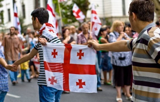 «Не хотим в СССР»: в Грузии требуют выборов и освобождения оппозиционеров